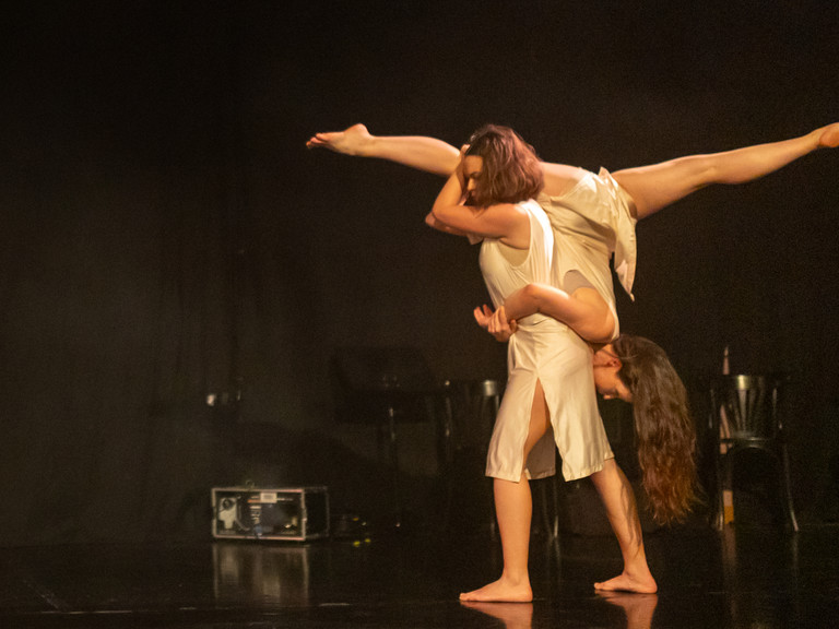 TANZPERFORMANCE mit EDGE Dance Project e.V.