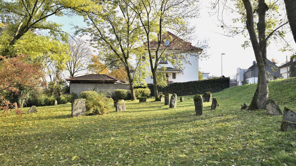 Mittelalterliche Grabsteine auf dem Denkmalfriedhof des Alten jüdischen Friedhofs Mainz