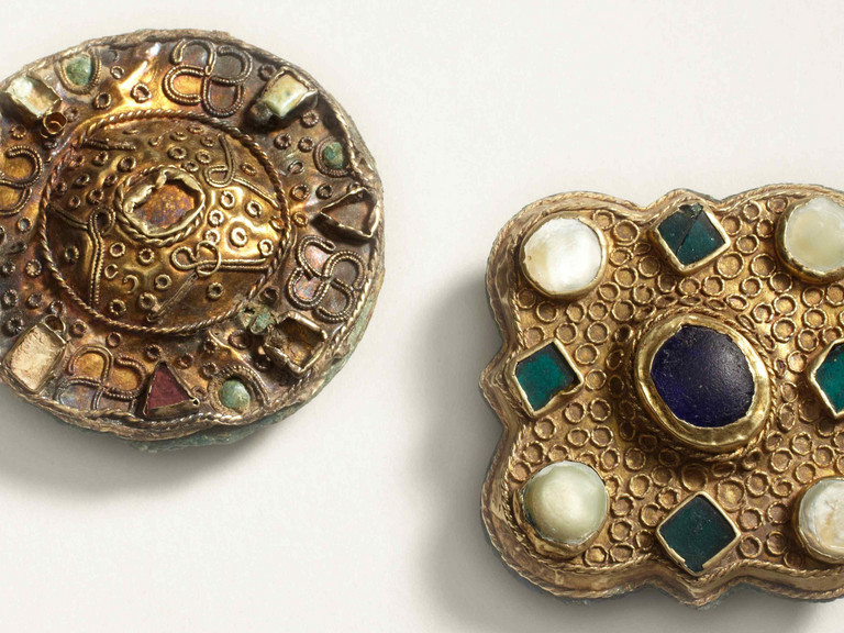 Zierde, Status und Trophäe! - 15.000 Jahre Schmuck im Rheinland Zierde, Status und Trophäe! - 15.000 Jahre Schmuck im Rheinland