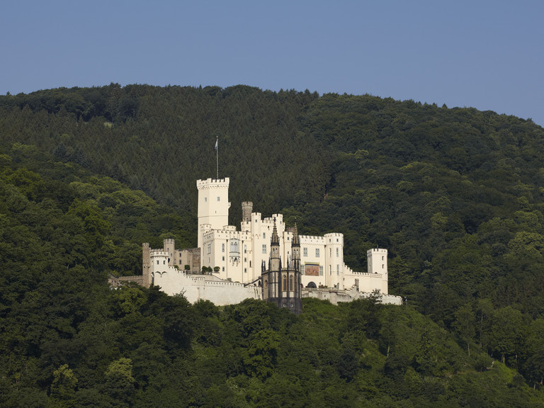 Yoga im Hirschgraben auf Schloss Stolzenfels