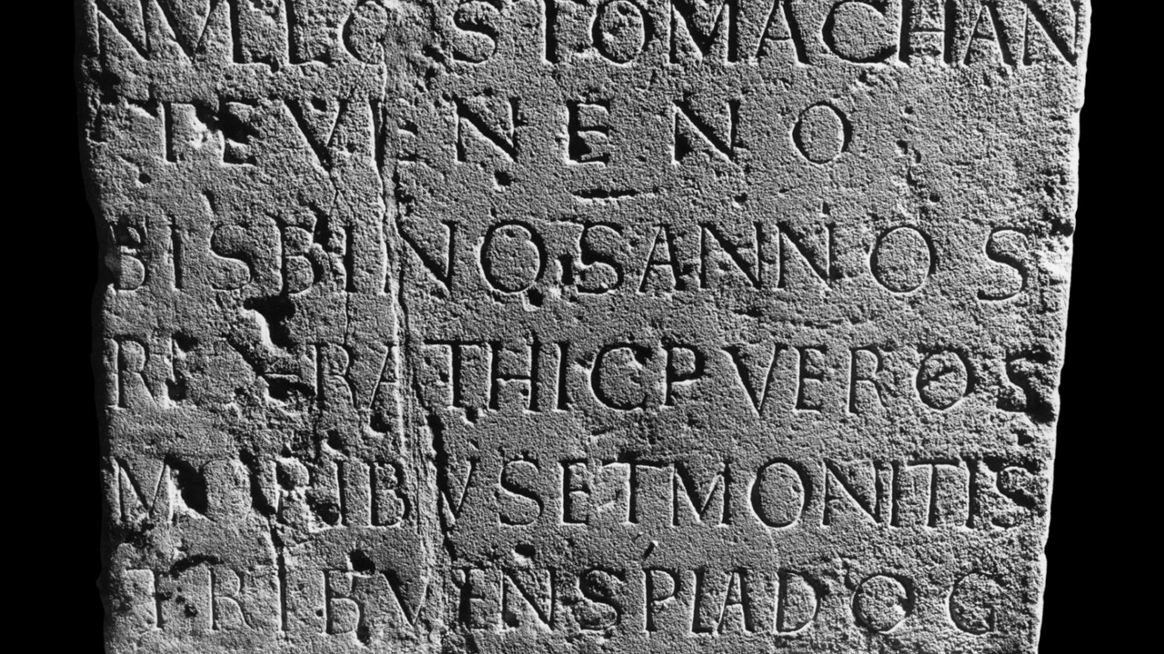 Das Epitaph eines Lorscher Klosterlehrers. © Staatliche Schlösser und Gärten Hessen