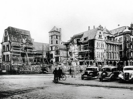 Hauptmarkt nach Zerstörung der Steipe 1945 in Trier