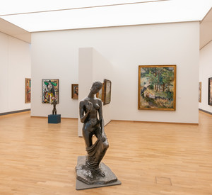 Blick in den Ausstellungsraum Kunst der Moderne