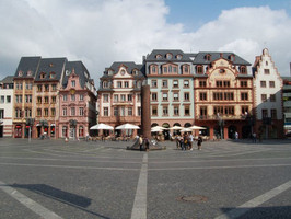 Marktplatz mit Markethäusern in Mainz