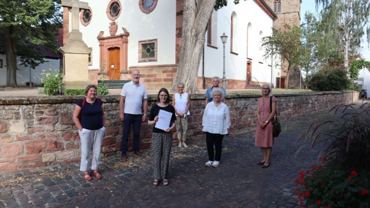 VertreterInnen der Ortsgemeinde, Touristinformation, Kreisverwaltung und der Landesdenkmalpflege © Eva Authried, GDKE, Landesdenkmalpflege