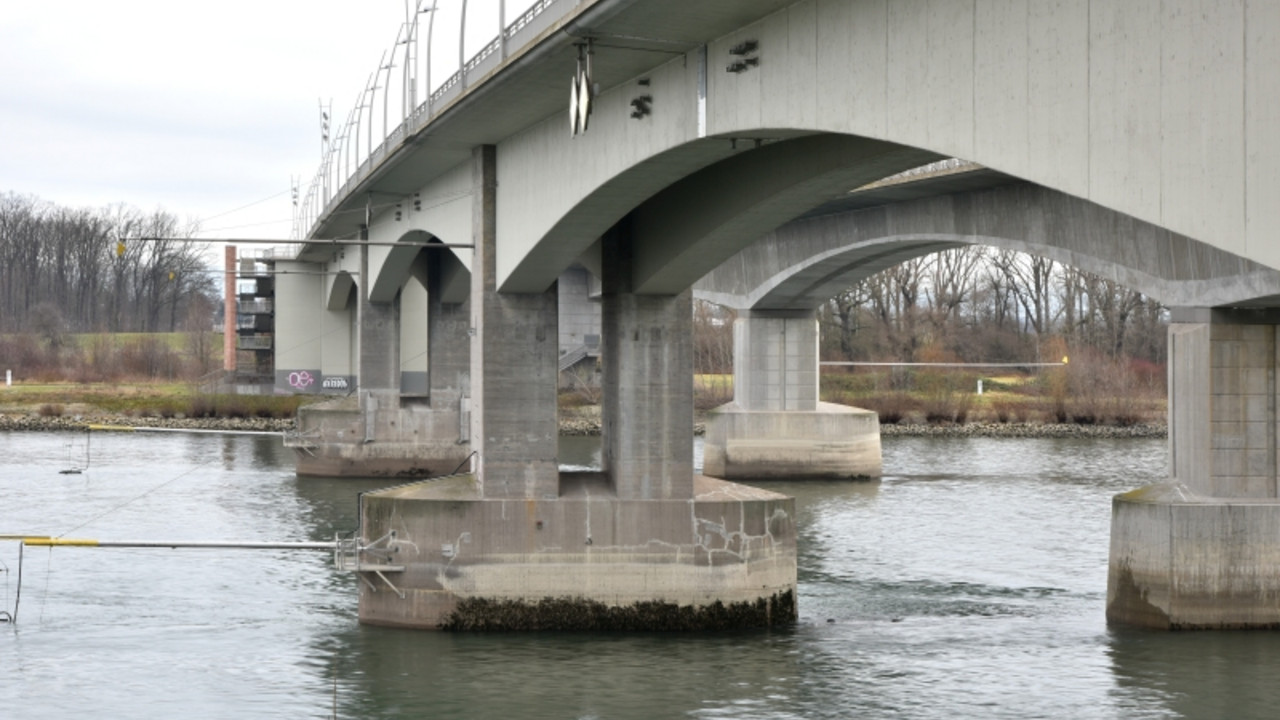 Nibelungenbrücke von der linken Rheinseite © Ch. Krienke, Landesamt für Denkmalpflege