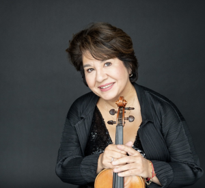 Mihaela Martin mit Violine