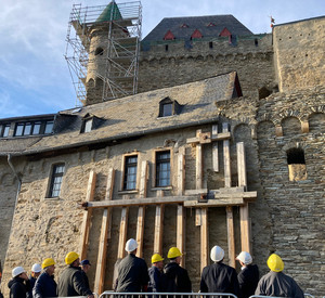 Die Bauarbeiten an der Burg Schwalbach gehen in einen neuen Bauabschnitt. Foto: GDKE Rheinland-Pfalz