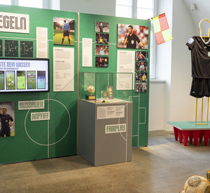 Blick in die Ausstellung "Fußballfieber"