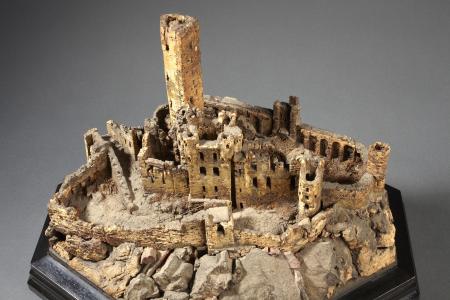 Modell-Nachbildung eines Schlosses aus Kork